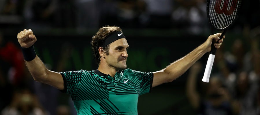 Federer celebra una victoria Federer celebra una victoria