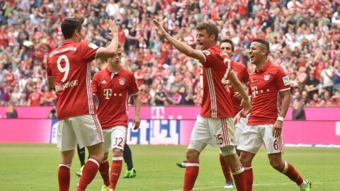 El Bayern de M&uacute;nich celebrando uno de los goles