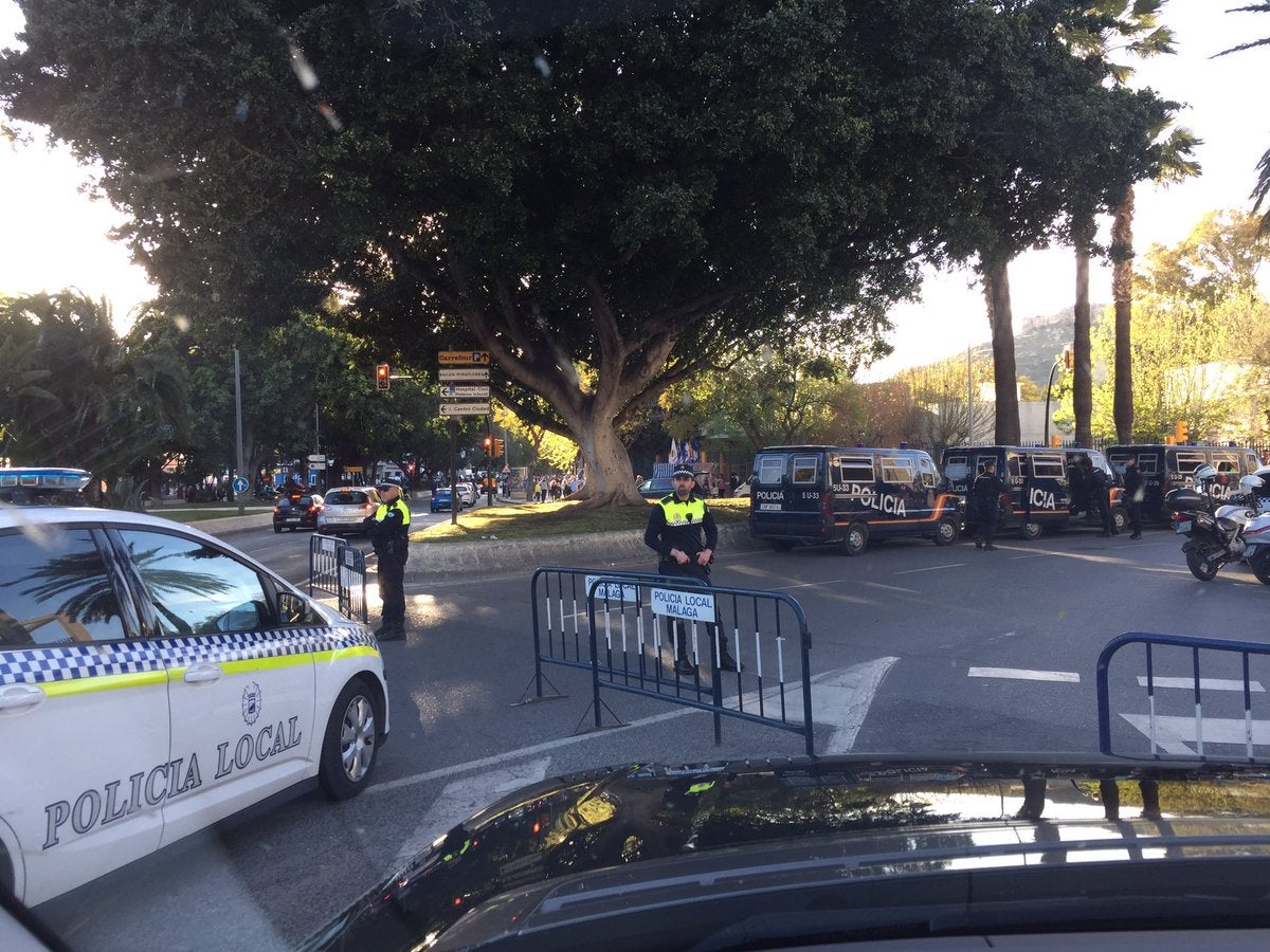 La Policía impide a Al-Thani entrar al estadio de la Rosaleda antes del Málaga - Atlético de Madrid La Policía impide a Al-Thani entrar al estadio de la Rosaleda antes del Málaga - Atlético de Madrid