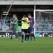 Los jugadores del Eldense tras recibir la humillante derrota ante el Barcelona B.