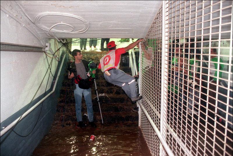 La final de Copa del Rey que acabó con el Santiago Bernabéu inundado en pleno verano La final de Copa del Rey que acabó con el Santiago Bernabéu inundado en pleno verano