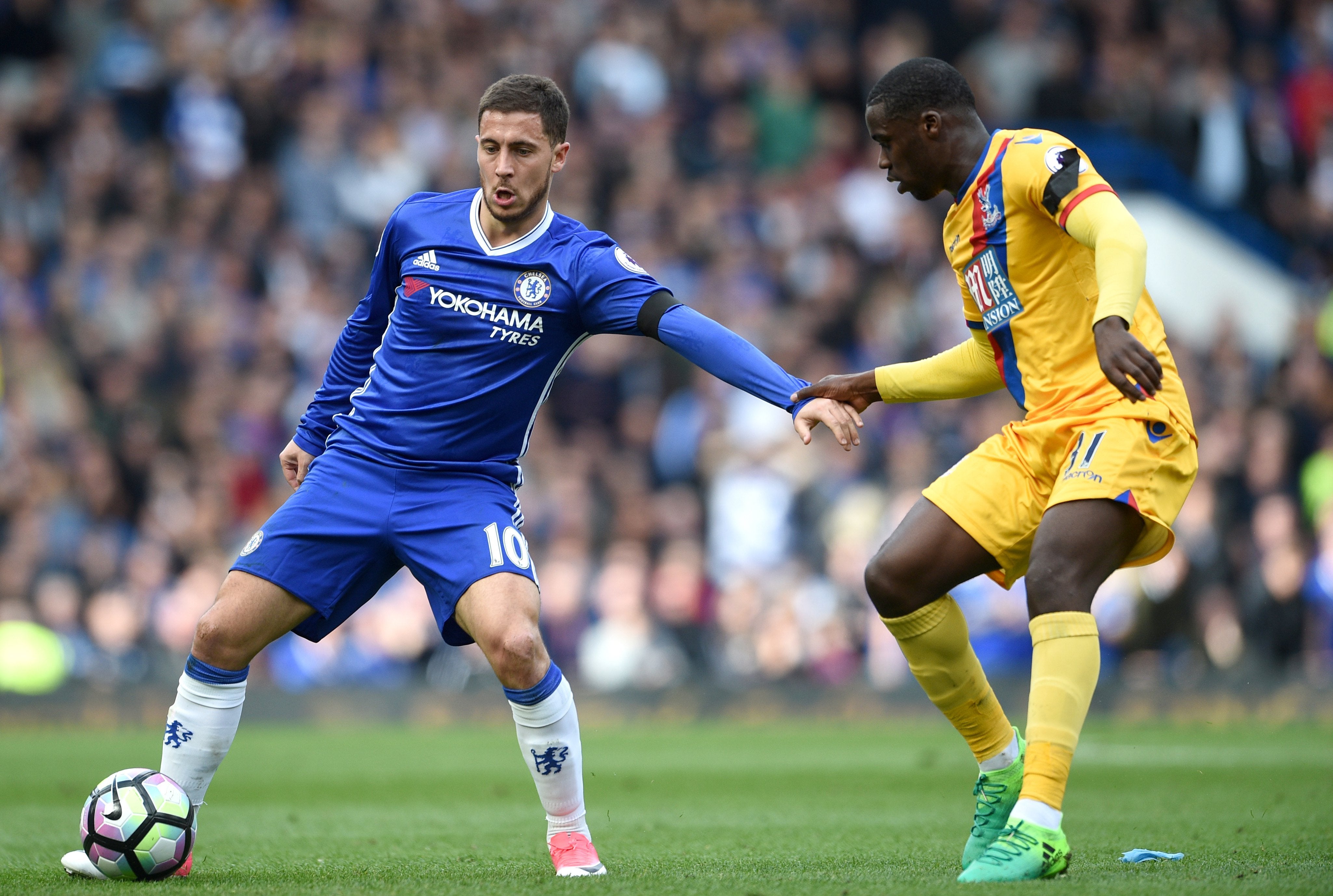 Hazard 'escapa' de preguntas sobre un posible futuro en el Real Madrid: "¿Me quieres meter en la mierda?" Hazard 'escapa' de preguntas sobre un posible futuro en el Real Madrid: "¿Me quieres meter en la mierda?"