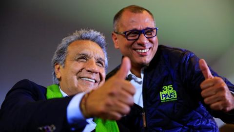 El candidato oficialista, Len&iacute;n Moreno, junto al vicepresidente ecuatoriano, Jorge Glas
