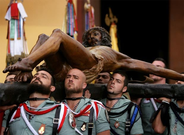 La hermandad 'Cristo de Mena' ha pedido a los políticos que se abstengan de aparecer para hacerse la foto La hermandad 'Cristo de Mena' ha pedido a los políticos que se abstengan de aparecer para hacerse la foto
