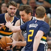 Pau Gasol, en acción ante los Jazz