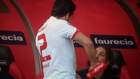 Donato se 'refresca' sus partes &iacute;ntimas