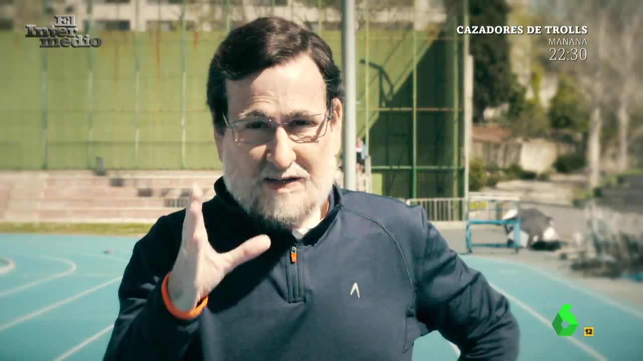 Joaquín Reyes encarna a Mariano Rajoy, "la locomotora de Europa": "Soy el hijo del viento, he nacido para correr… Born to run" Joaquín Reyes encarna a Mariano Rajoy, "la locomotora de Europa": "Soy el hijo del viento, he nacido para correr… Born to run"