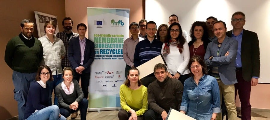 Los socios de REMEB se han reunido una vez más, dentro de su programa semestral de reuniones, para dar parte de los últimos avances del proyecto en las diferentes actividades que están llevando a cabo. Los socios de REMEB se han reunido una vez más, dentro de su programa semestral de reuniones, para dar parte de los últimos avances del proyecto en las diferentes actividades que están llevando a cabo.