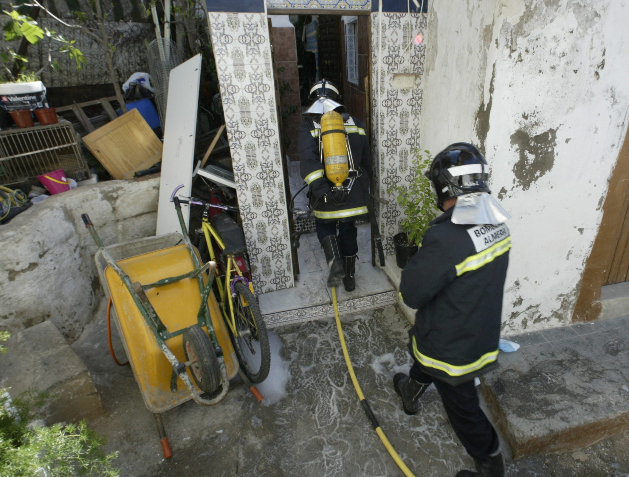 Faunia forma a los bomberos para tratar a animales exóticos Faunia forma a los bomberos para tratar a animales exóticos