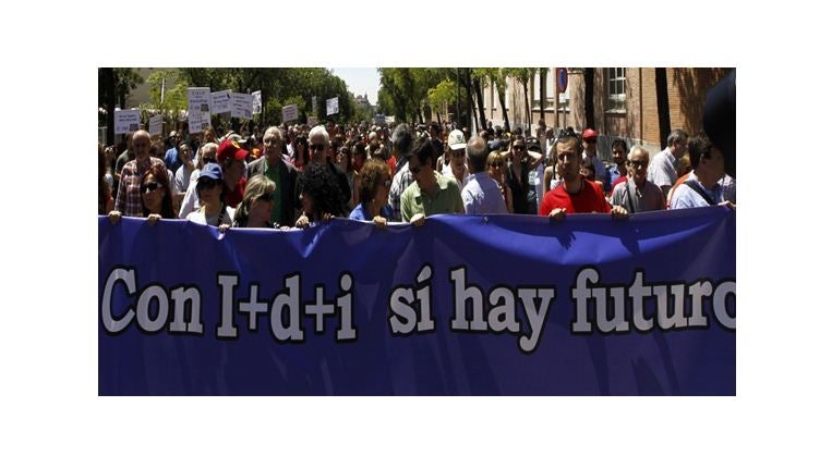 Científicos españoles inician una petición de recogida de firmas contra los recortes en investigación Científicos españoles inician una petición de recogida de firmas contra los recortes en investigación