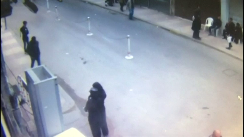 La televisión egipcia difunde un vídeo con el momento de la explosión en el atentado de Alejandría La televisión egipcia difunde un vídeo con el momento de la explosión en el atentado de Alejandría