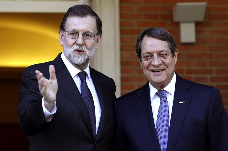 Mariano Rajoy recibe al presidente de Chipre antes de la cumbre del sur de Europa Mariano Rajoy recibe al presidente de Chipre antes de la cumbre del sur de Europa