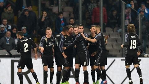 Los jugadores del Real Madrid celebrando un gol