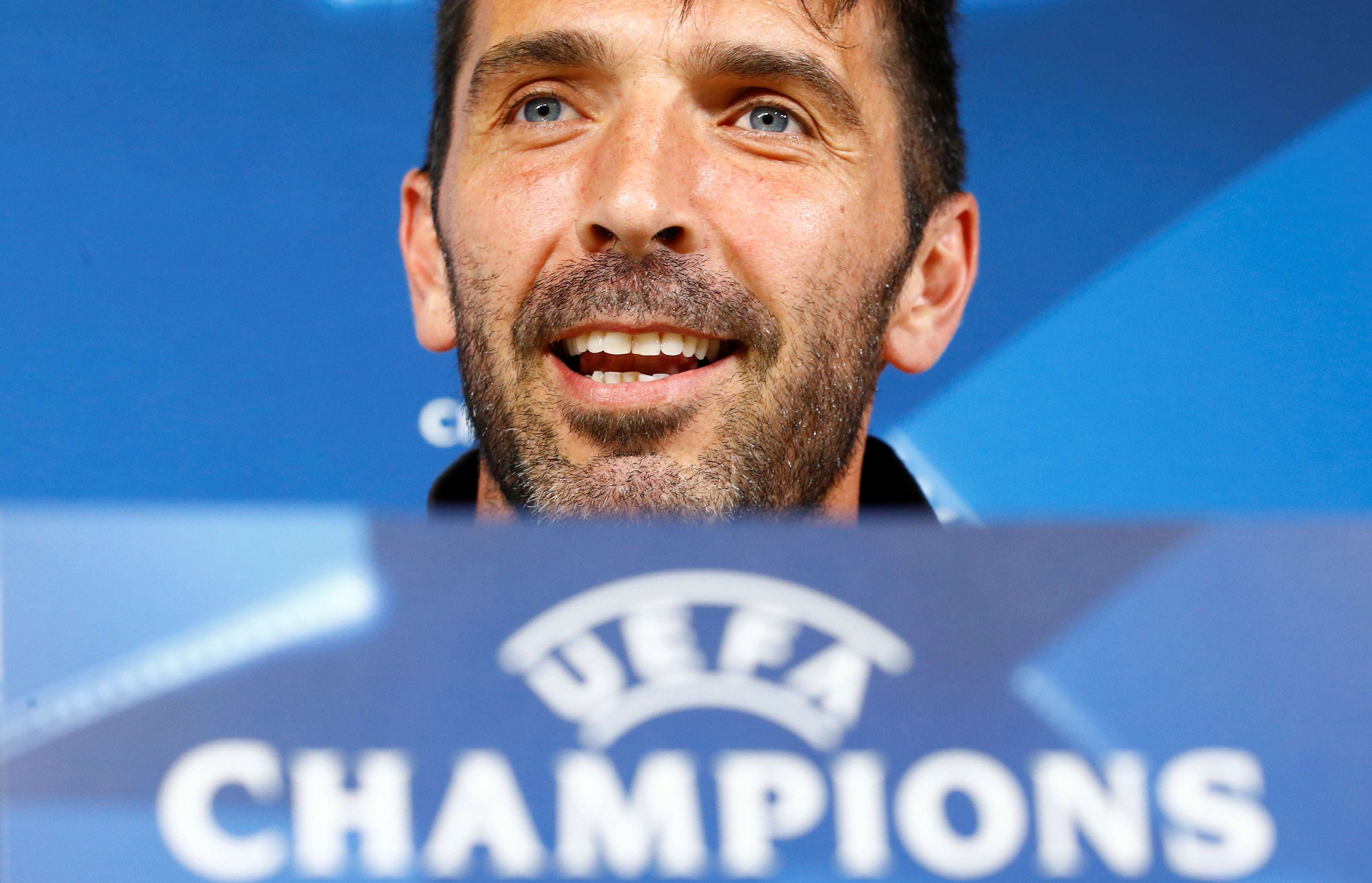 Buffon: "Me gusta que mi hijo esté enamorado de la MSN, entiendo que tiene buen gusto" Buffon: "Me gusta que mi hijo esté enamorado de la MSN, entiendo que tiene buen gusto"