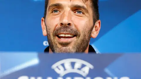 Buffon, durante la rueda de prensa Buffon, durante la rueda de prensa