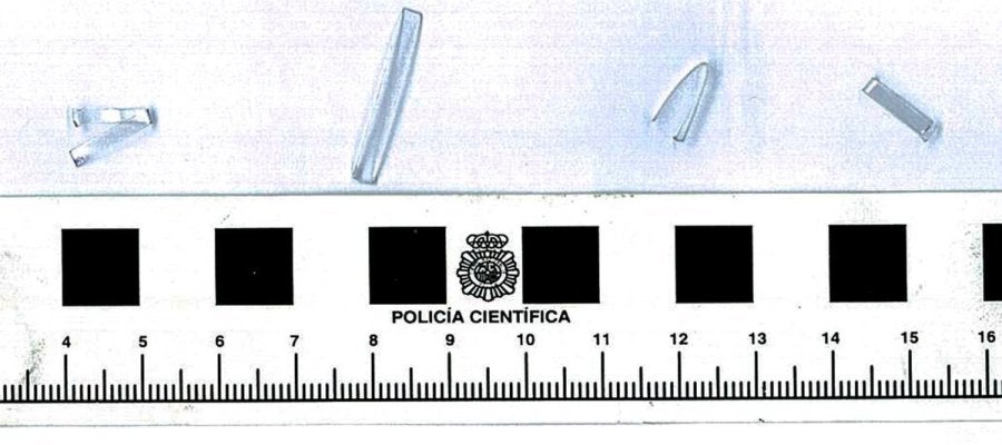 Plásticos con los que los detenidos marcaban las viviendas para después robar en ellas Plásticos con los que los detenidos marcaban las viviendas para después robar en ellas