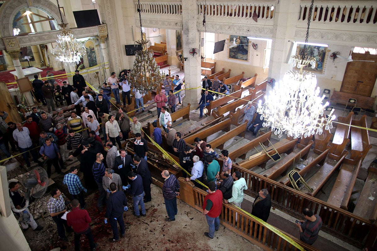 Daesh pide a los musulmanes que se alejen de los lugares cristianos en Egipto Daesh pide a los musulmanes que se alejen de los lugares cristianos en Egipto