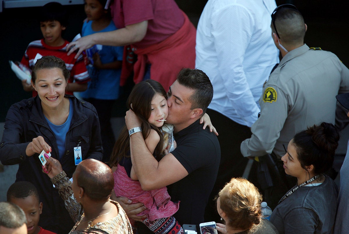 La profesora asesinada en el tiroteo de San Bernardino era la mujer del atacante y uno de los niños heridos muere en el hospital La profesora asesinada en el tiroteo de San Bernardino era la mujer del atacante y uno de los niños heridos muere en el hospital