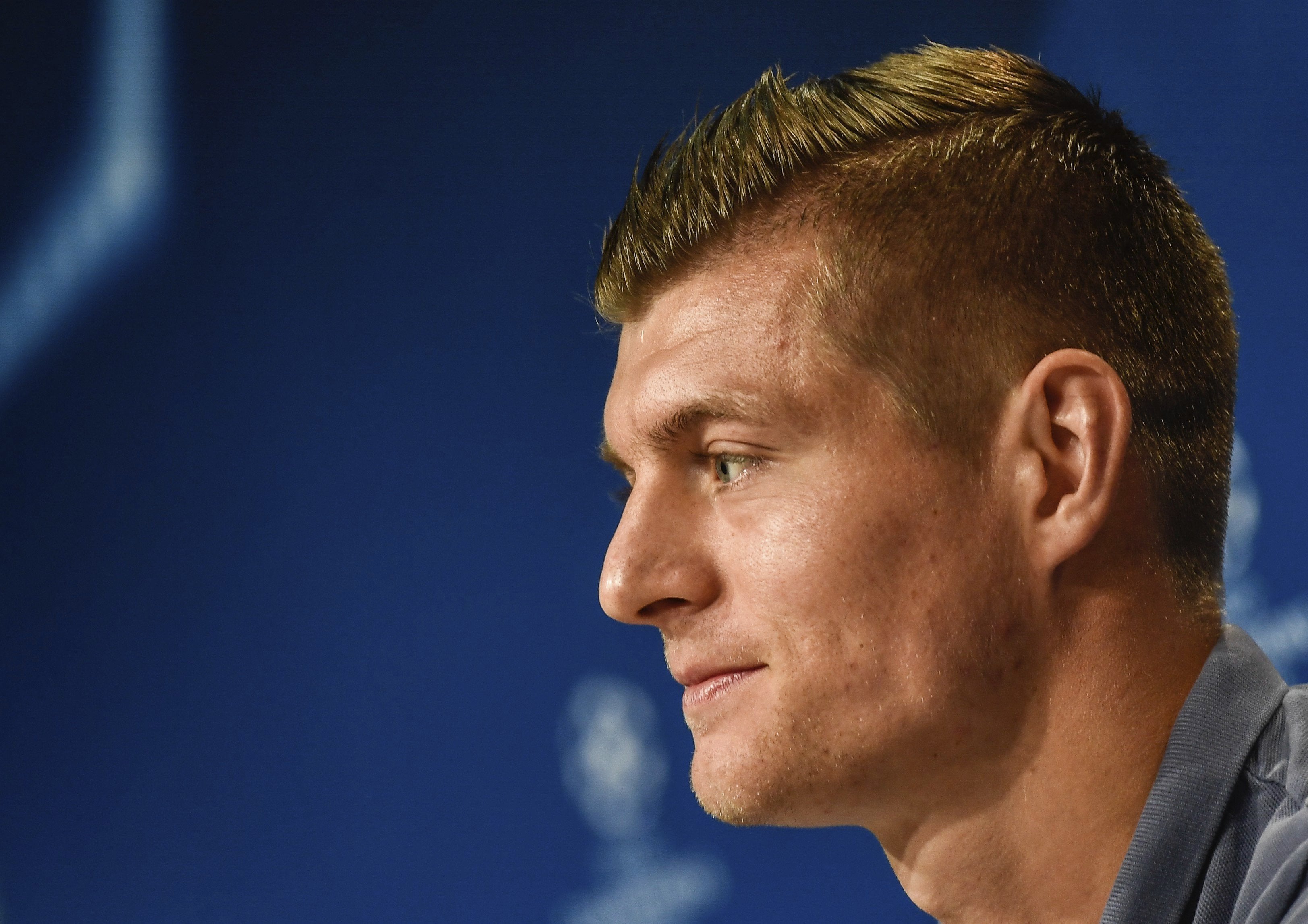 Kroos, sobre los silbidos a Bale: "Los pitos a nuestros jugadores no ayudan a nadie" Kroos, sobre los silbidos a Bale: "Los pitos a nuestros jugadores no ayudan a nadie"