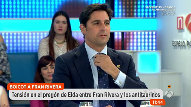 Fran Rivera responde así a los que boicotearon su pregón en Elda: "¿Para ser antitaurino hay que dejar de ducharse?" Fran Rivera responde así a los que boicotearon su pregón en Elda: "¿Para ser antitaurino hay que dejar de ducharse?"