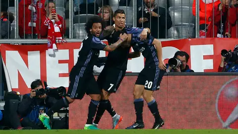 Cristiano Ronaldo celebra su segundo gol ante el Bayern con Marcelo y Asensio Cristiano Ronaldo celebra su segundo gol ante el Bayern con Marcelo y Asensio