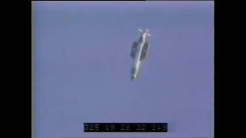 Frame 40.129507 de: EEUU lanza sobre Afganistán la bomba no nuclear más potente de su arsenal Frame 40.129507 de: EEUU lanza sobre Afganistán la bomba no nuclear más potente de su arsenal