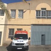 Ambulancia del Soporte Vital Básico en el polígono de Carrús de Elche.