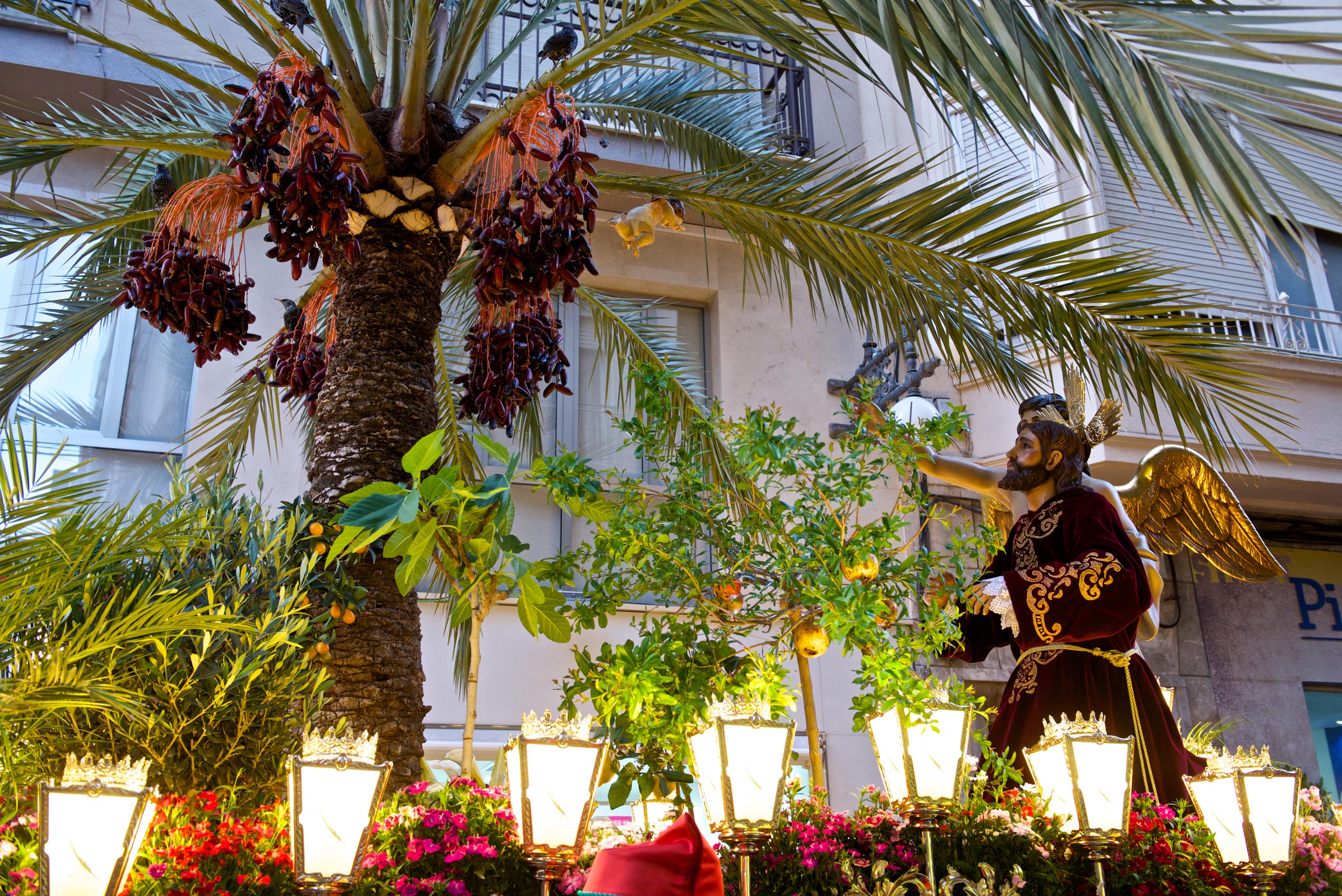 La Oración del Huerto dice que no hay maltrato animal sobre los tordos de su trono La Oración del Huerto dice que no hay maltrato animal sobre los tordos de su trono