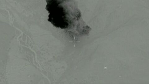 Frame 22.844909 de: El Pent&aacute;gono hace p&uacute;blico el v&iacute;deo de c&oacute;mo explot&oacute; la "Madre de todas las bombas" en Afganist&aacute;n