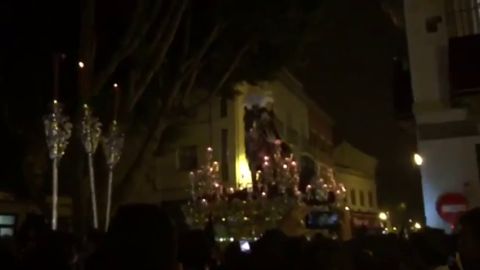 Frame 5.887459 de: As&iacute; comenz&oacute; una de las estampidas en la &ldquo;Madrug&aacute;&rdquo; de Sevilla