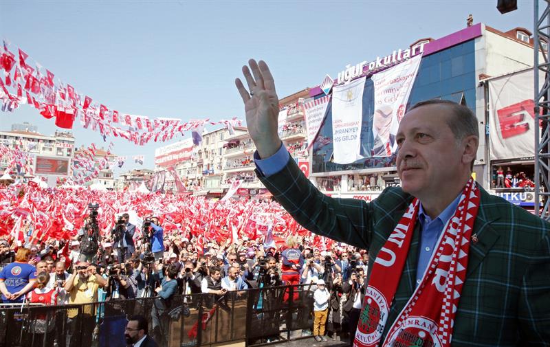 Temirkhon Nazari: "Para mí, Erdogan ha perdido porque a pesar de toda la represión ha ganado sólo con un 51%" Temirkhon Nazari: "Para mí, Erdogan ha perdido porque a pesar de toda la represión ha ganado sólo con un 51%"