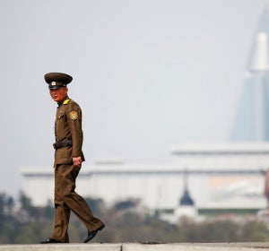 Un soldado durante el desfile militar de Pyongyang Un soldado durante el desfile militar de Pyongyang