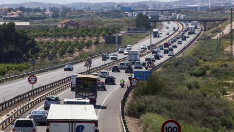 Tr&aacute;fico lento en las carreteras