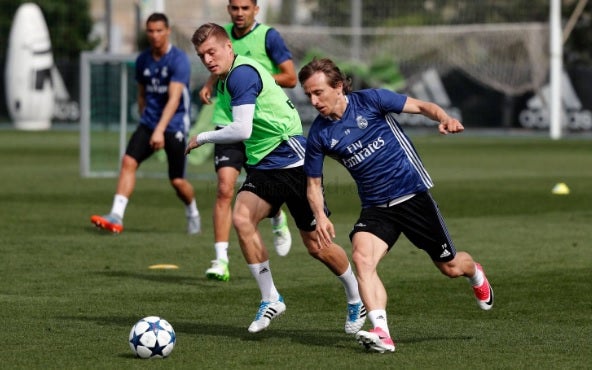 Ramos, Isco y Coentrao se entrenan al margen del grupo a dos días de recibir al Bayern Ramos, Isco y Coentrao se entrenan al margen del grupo a dos días de recibir al Bayern