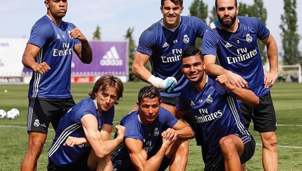 Cristiano, con Modric, Casemiro, Mariano, Carvajal y Yáñez