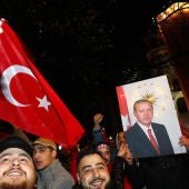 Turquía vota 'Sí' al sistema presidencialista de Erdogan