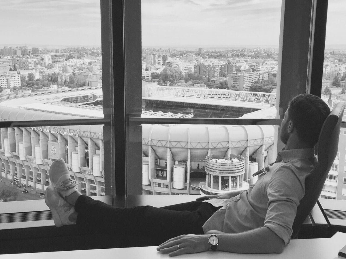 El nostálgico mensaje de Xabi Alonso junto al Bernabéu: "Será un partido especial" El nostálgico mensaje de Xabi Alonso junto al Bernabéu: "Será un partido especial"