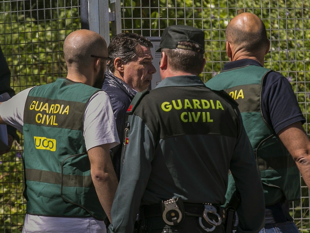 Ignacio González exigió un millón de euros a una empresa pública madrileña para sanear el PP de la comunidad Ignacio González exigió un millón de euros a una empresa pública madrileña para sanear el PP de la comunidad