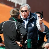 Nastase se encara con el juez de silla Nastase se encara con el juez de silla