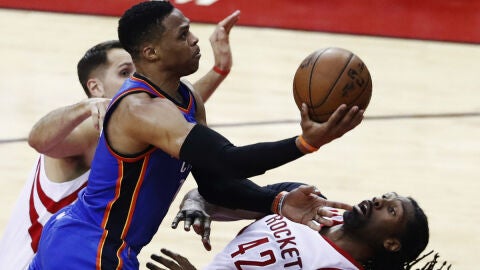 Westbrook, ante los Rockets