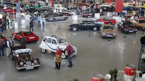 Alrededor de 300 vehículos clásicos se exponen en la feria Antic Auto Vehículos clásicos