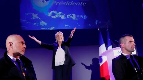 Marine Le Pen pasa a la segunda ronda en FranciaEFE