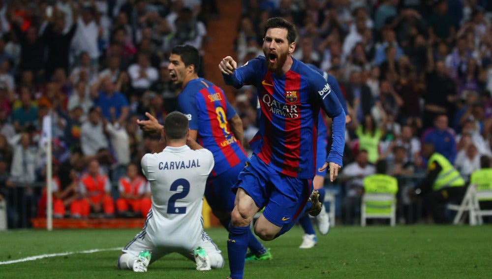Leo Messi celebra el gol de la victoria ante el Real Madrid