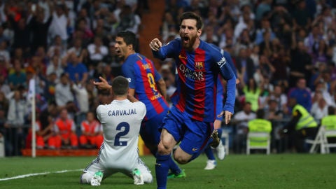 Leo Messi celebra el gol de la victoria ante el Real Madrid
