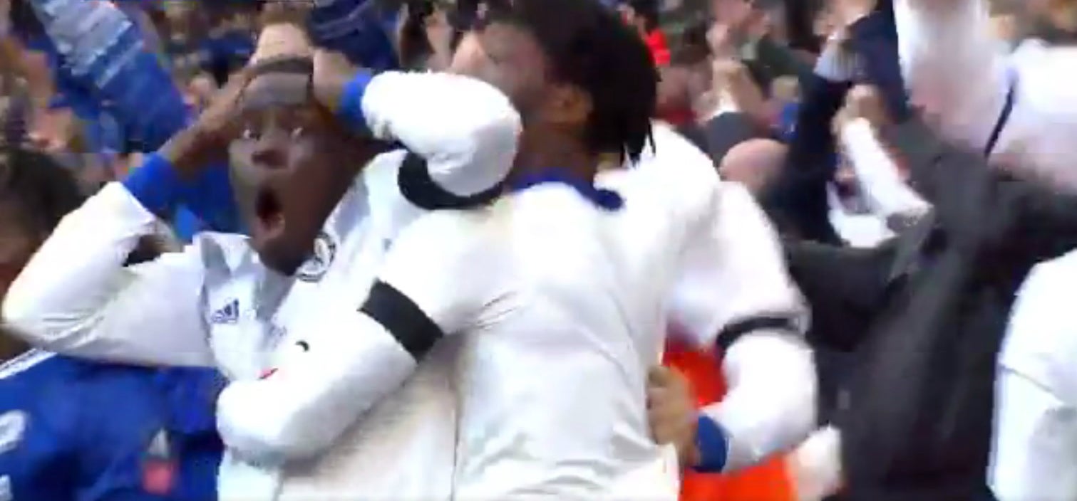 El banquillo del Chelsea alucinó tras el espectacular golazo de Matic ante el Tottenham El banquillo del Chelsea alucinó tras el espectacular golazo de Matic ante el Tottenham