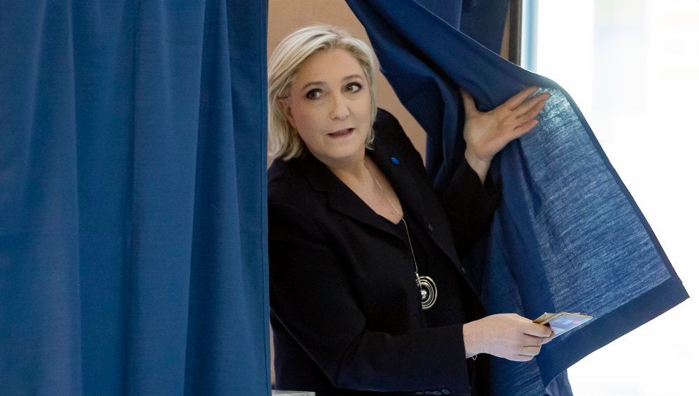 Marine Le Pen vota en su feudo de Hénin-Beaumont, en el norte de Francia