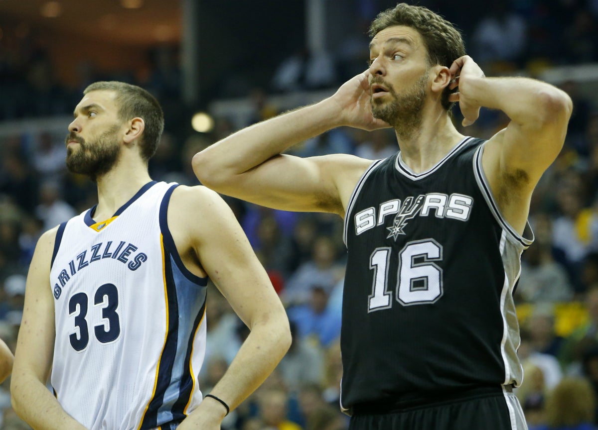 Marc Gasol decide a favor de los Grizzlies con una canasta en la prórroga y sobre la bocina ante los Spurs de Pau Marc Gasol decide a favor de los Grizzlies con una canasta en la prórroga y sobre la bocina ante los Spurs de Pau