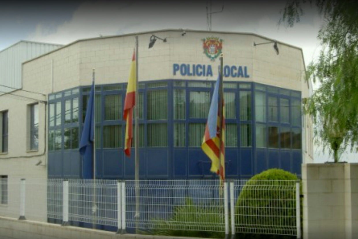 La Policía Local de Petrer alerta de llamadas telefónicas en nombre de la Generalitat para acceder a viviendas y robar La Policía Local de Petrer alerta de llamadas telefónicas en nombre de la Generalitat para acceder a viviendas y robar