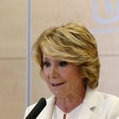Esperanza Aguirre anunciando su dimisión (Archivo)