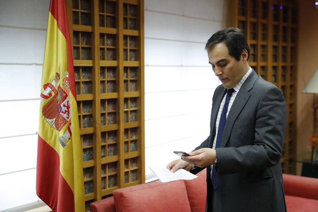 Anticorrupción aclara que no imputa a Nieto delito alguno por el "chivatazo" Anticorrupción aclara que no imputa a Nieto delito alguno por el "chivatazo"